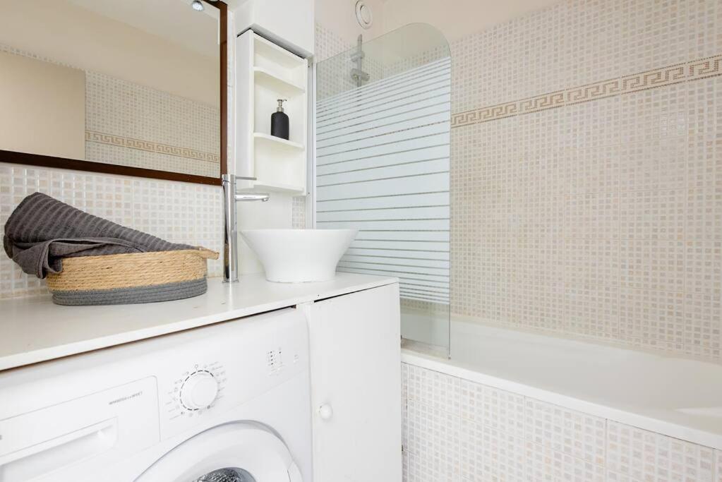 Park & Suites -Wifi-Netflix-Vue Marseille Luaran gambar